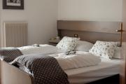 04 camere