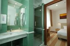 10 camere