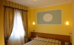 03 camere