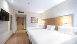 05 camera tripla