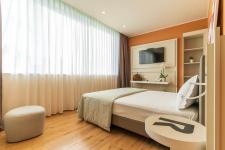 kare-hotel-camer-tripla-1