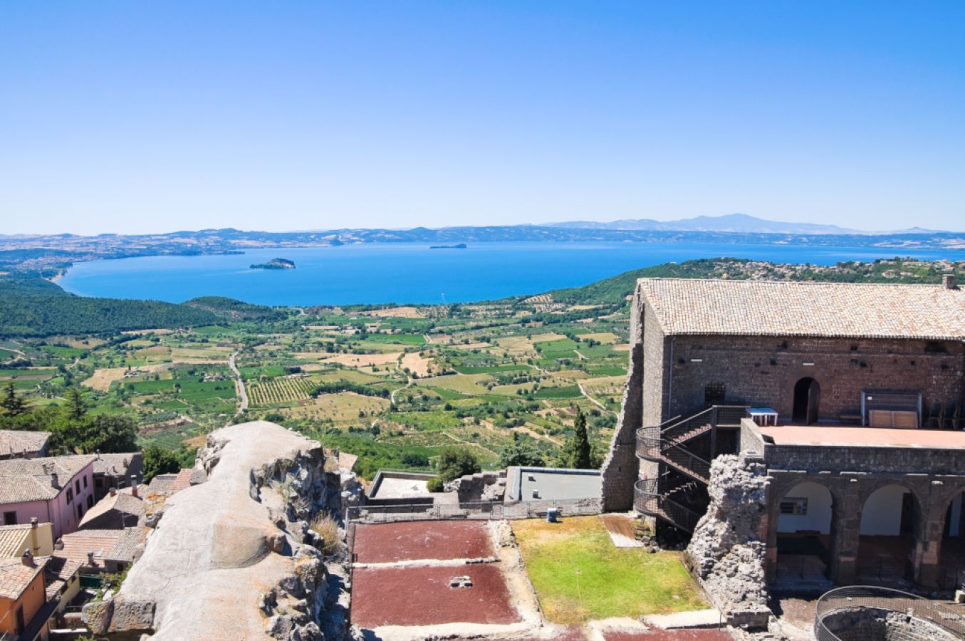 03 montefiascone dalla rocca dei papi, lago di bolsena