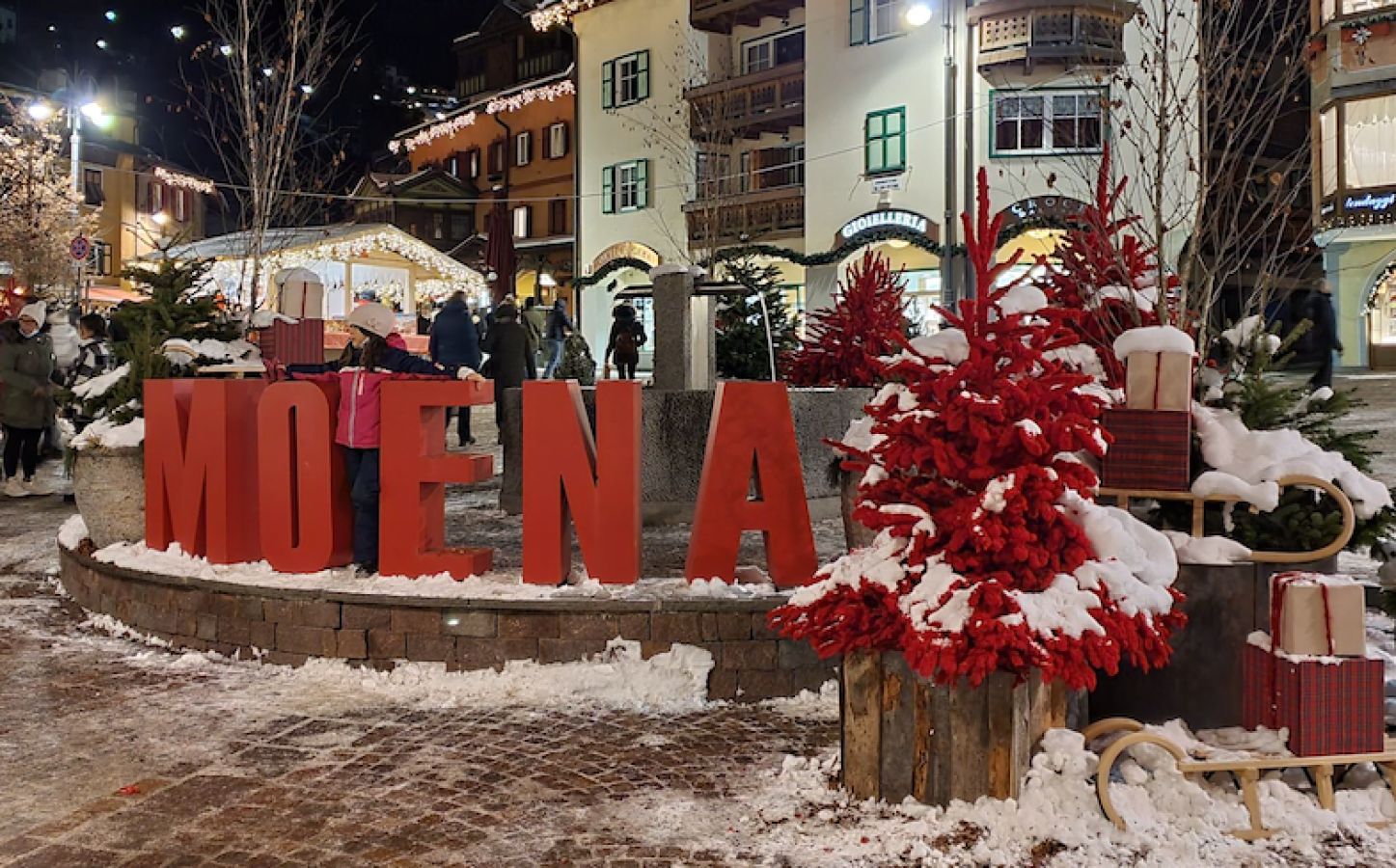 moena natale
