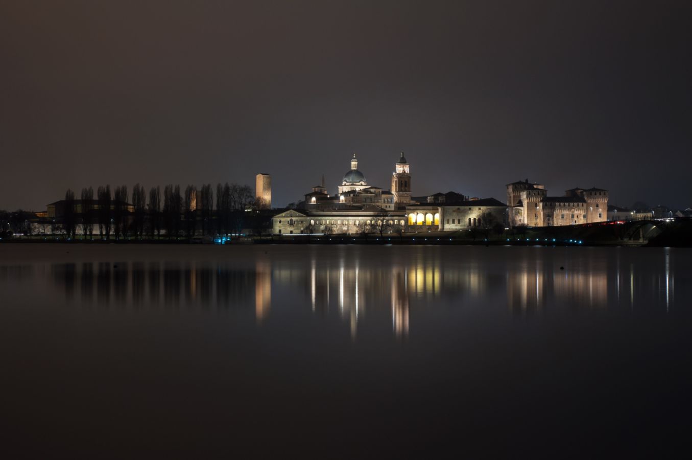 mantova di notte