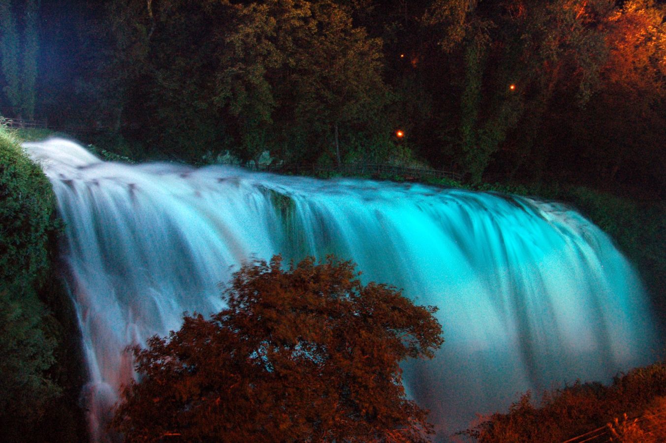 cascata-marmore-notte_02