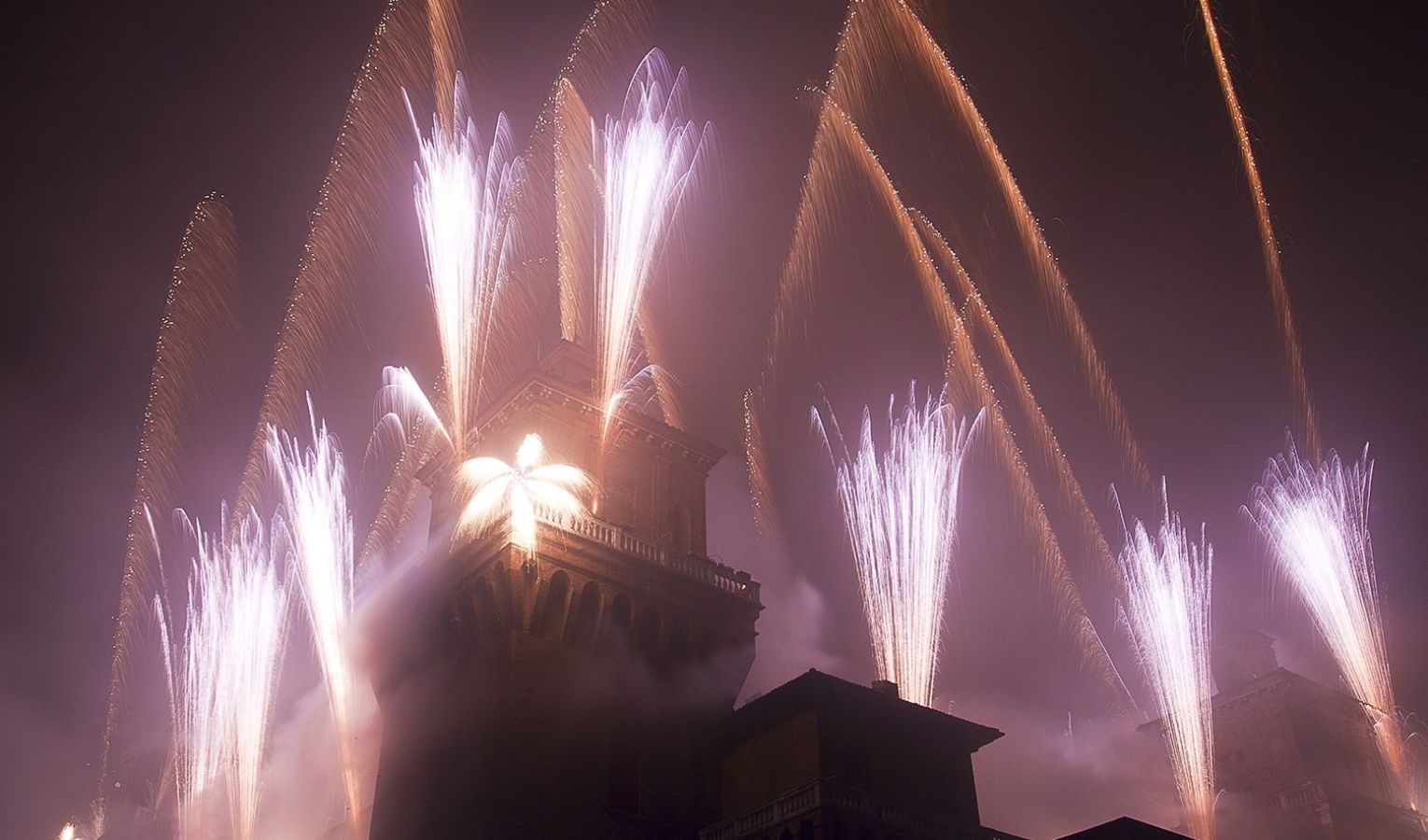 incendio del castello, lo spettacolo 4