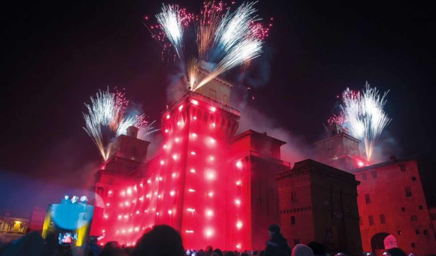 incendio del castello, lo spettacolo 2