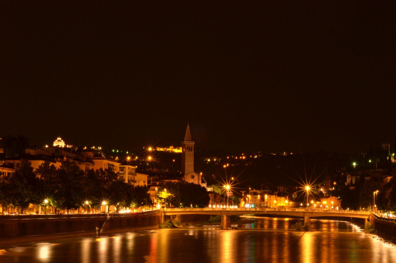 58780366_xxl verona di notte, veneto