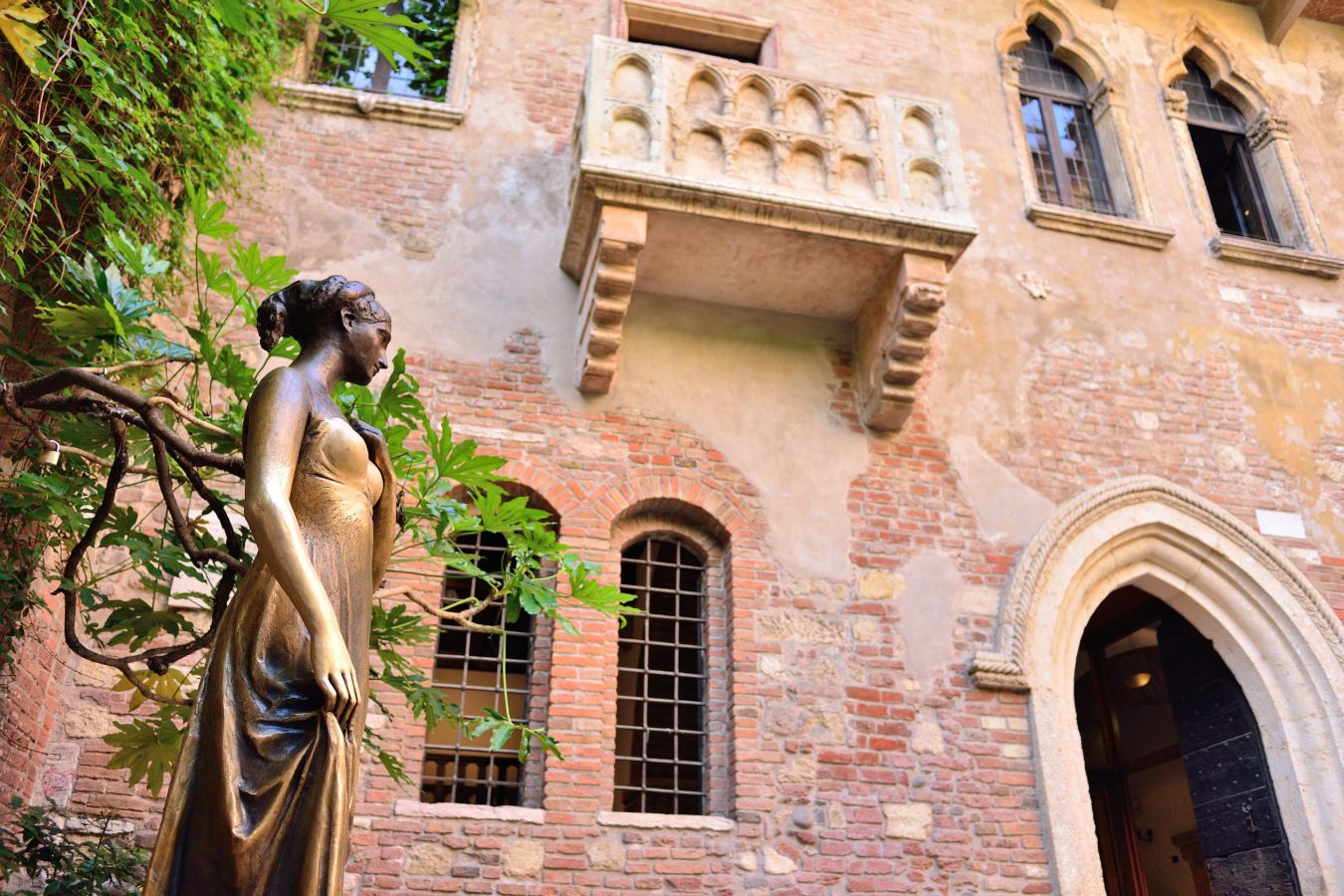 82152576_m balcone di giulietta, verona