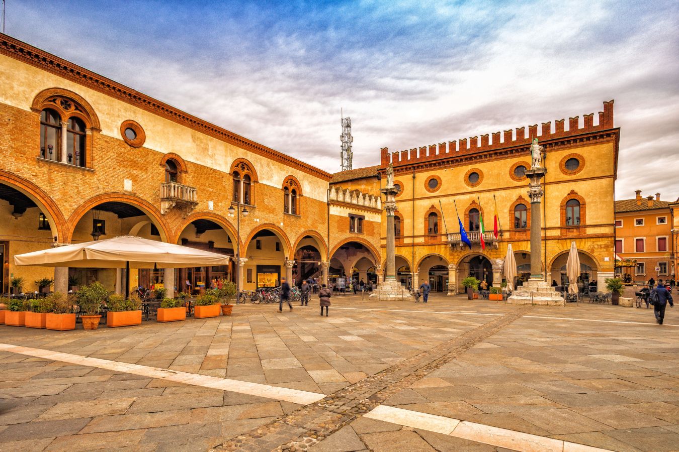 79445704_m piazza del popolo, ravenna, emilia-romagna