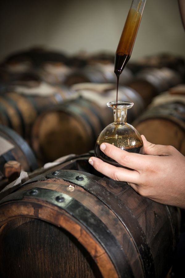 23508594_ml aceto balsamico di modena, botte, enogastronomia, emilia-romagna