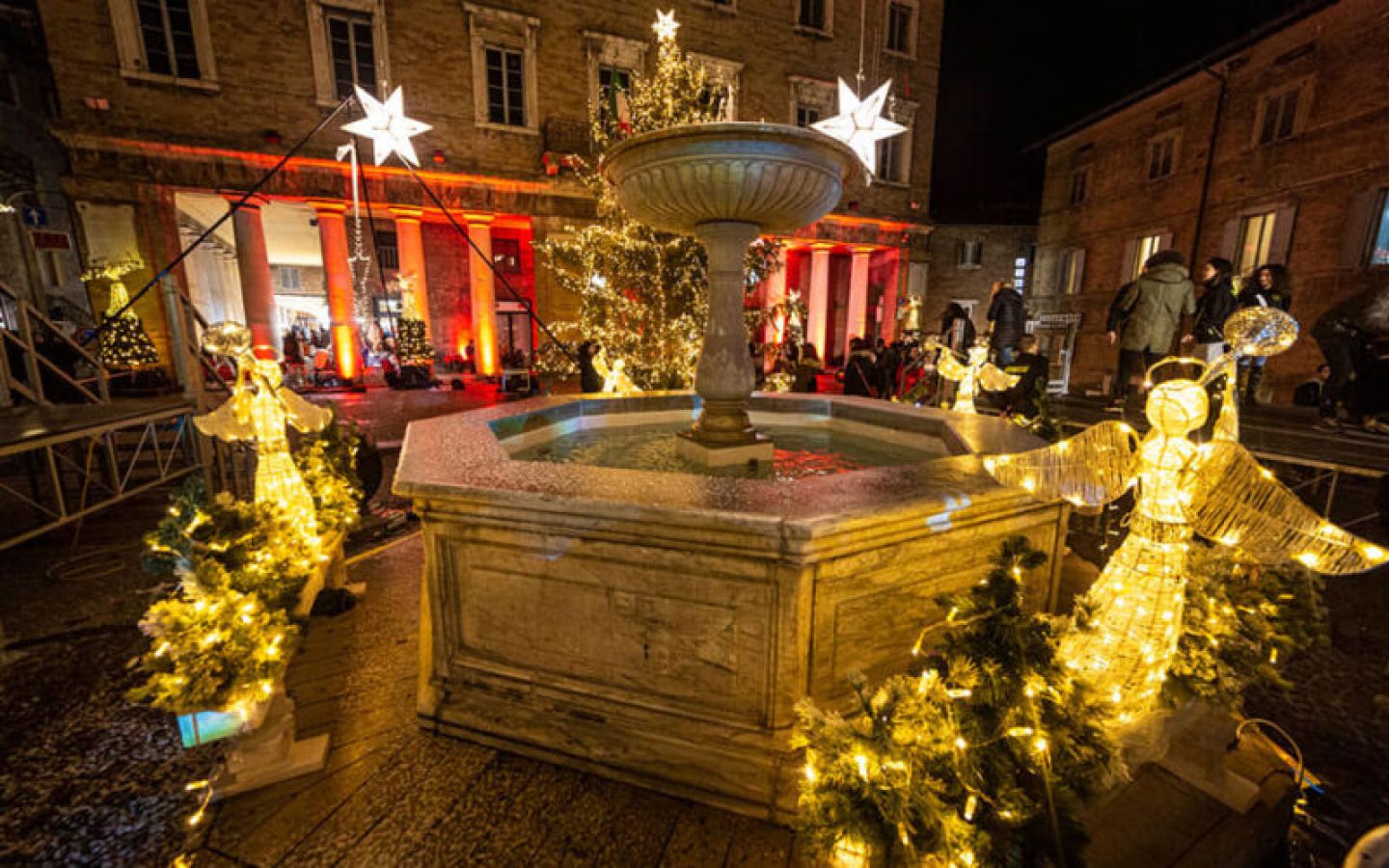01 mercatini di natale e presepi urbino