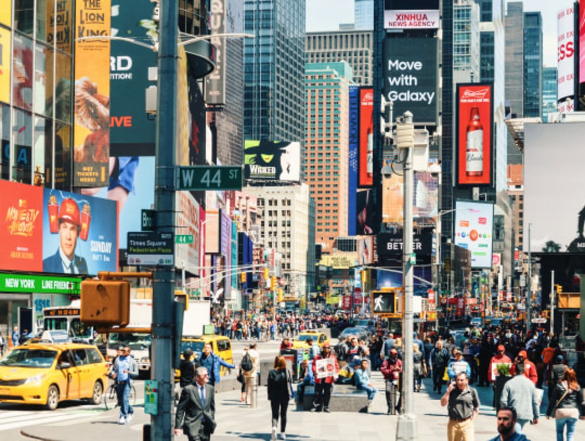 5cb-gy_new-york-shopping_679915198_eac2n3
