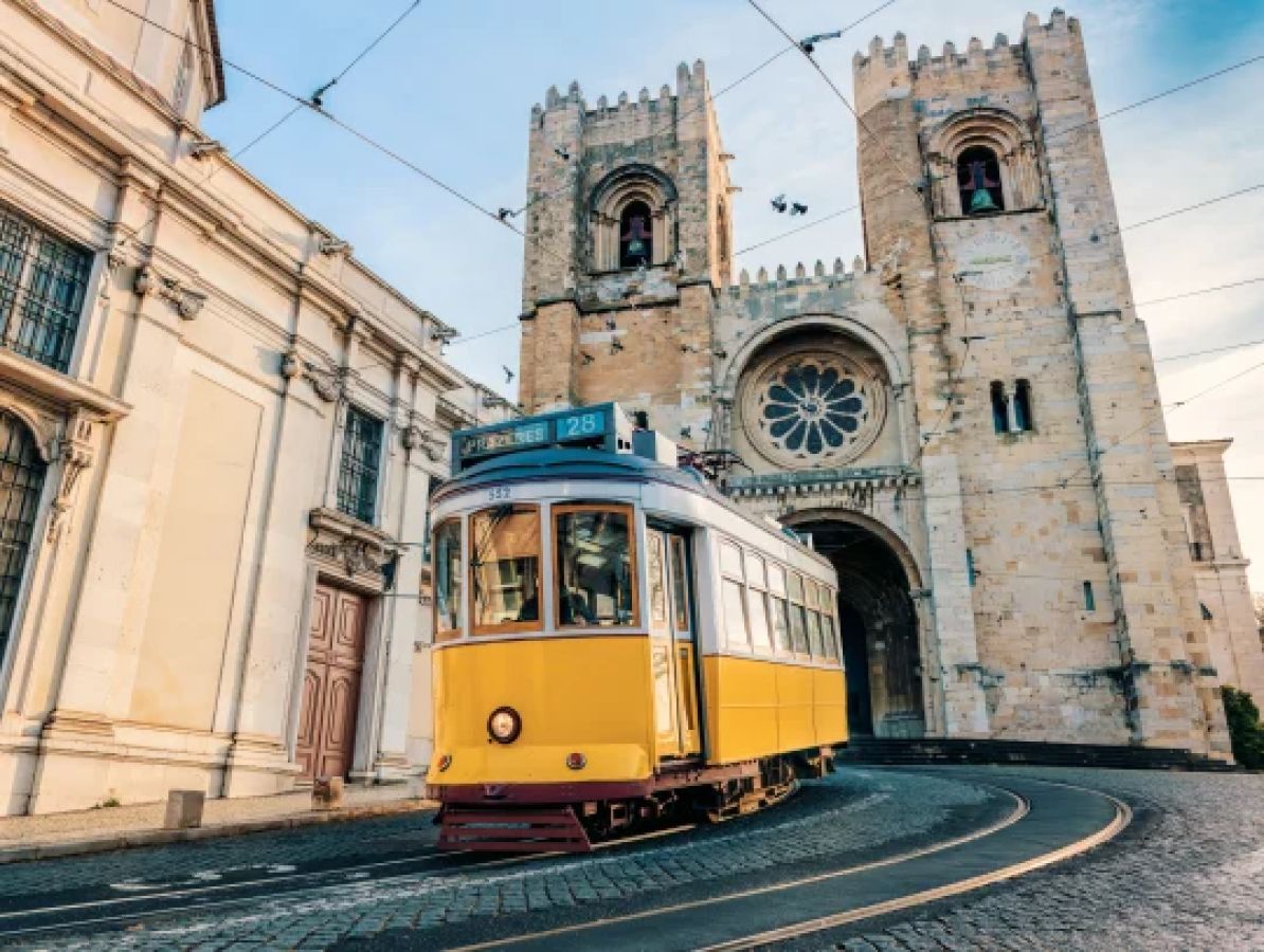 1ca-ss_lisbona_tram_409026622_kep8bn
