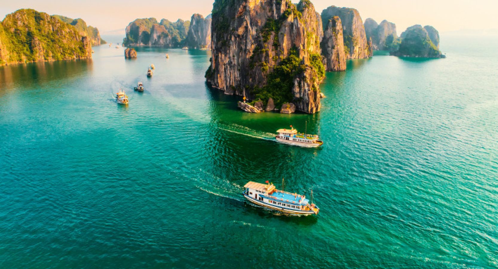 12ba_ss_halong_bay_1218764575_qdta9m