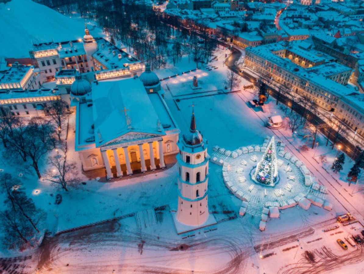 ss_piazza_cattedrale_vilnius_1553876387_ohebkx