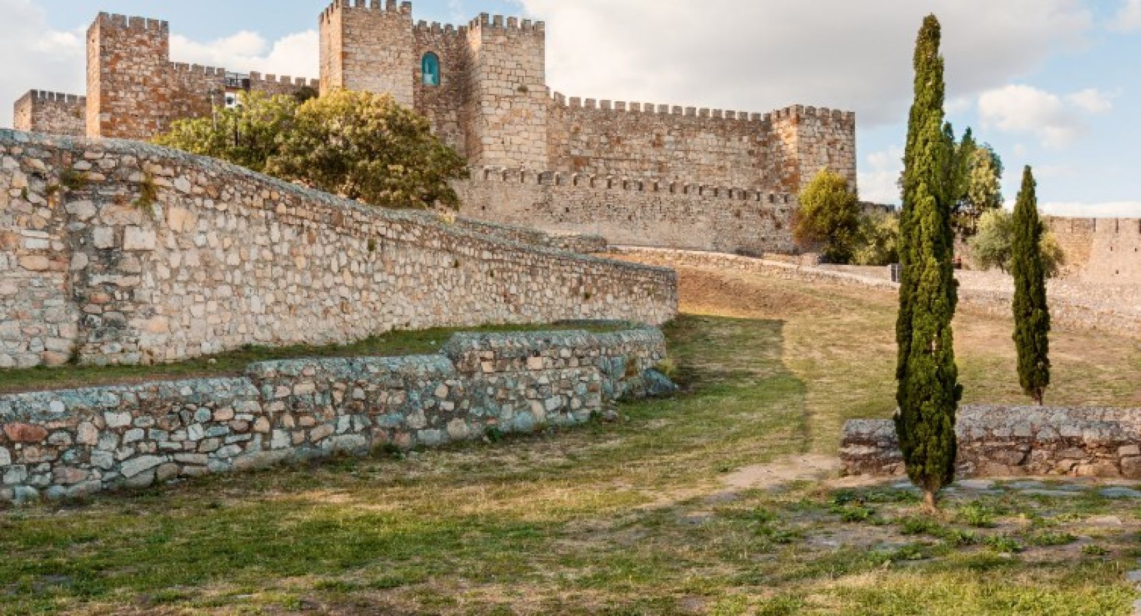 4aa-ss_caceres-castello-di-trujillo_633618869_xbzz4a