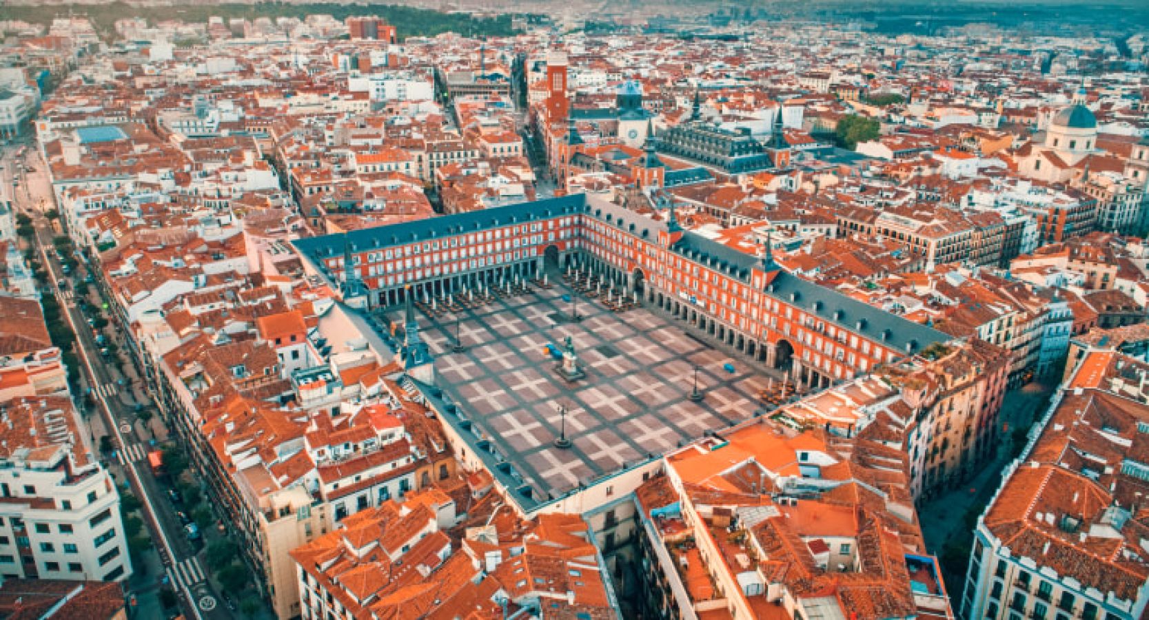 8ea-ss_madrid-plaza-mayor_1676551789_nh3xod
