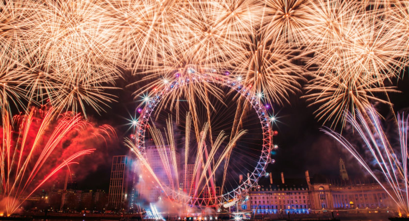 ss_fuochi_artificio_londra_victoria_embankment_1593165241_al6d96