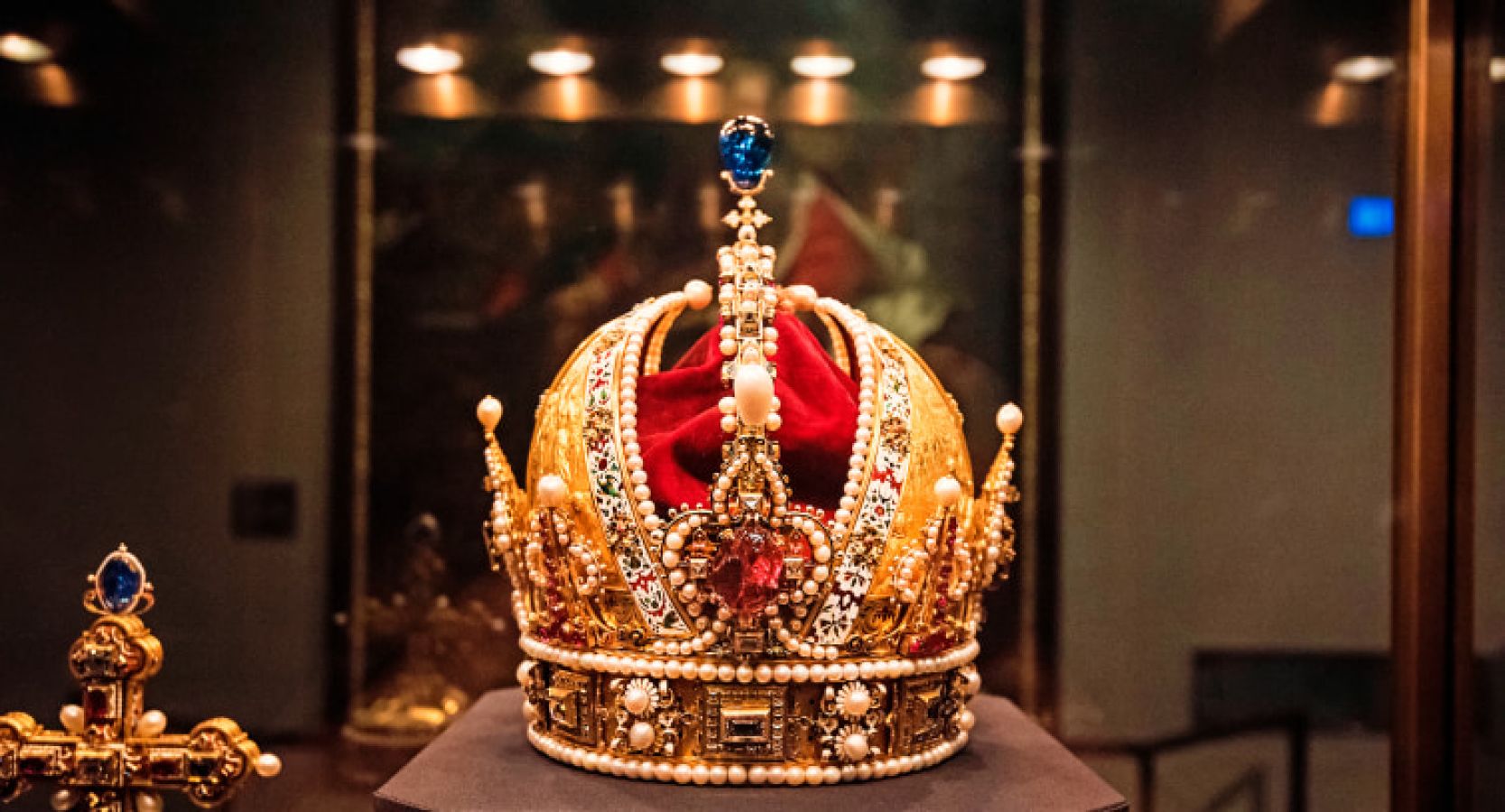 3db-ss-vienna-hofburg-tesoro-imperiale_1417473626_bbkg0i