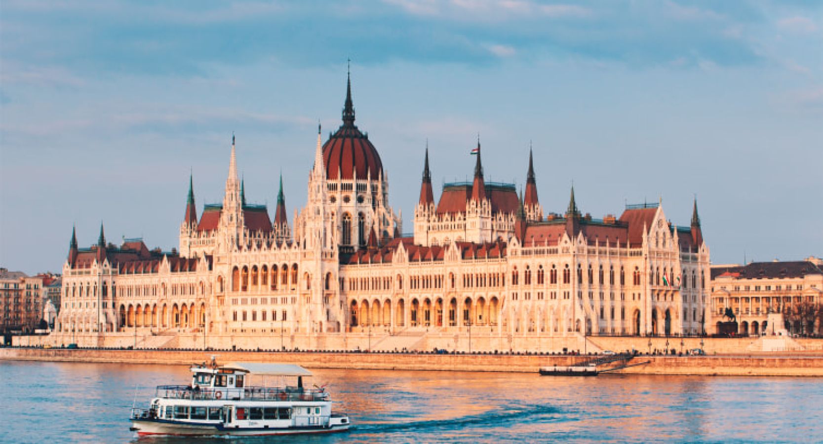 4etext_sm_parlamento_budapest_sim-460490_oav3bl