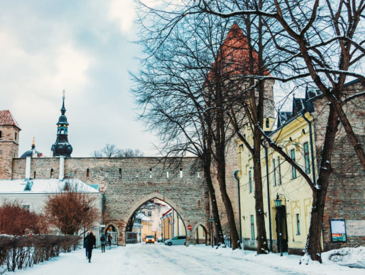 2ca-ss_tallinn-gate-del-castello-di-toompea_1379270867_y23tu9