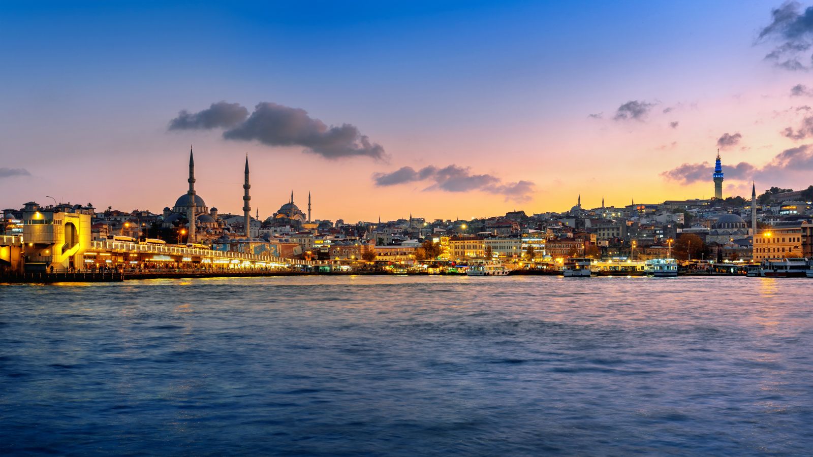 panoramica-della-citta-di-istanbul-al-crepuscolo-turchia