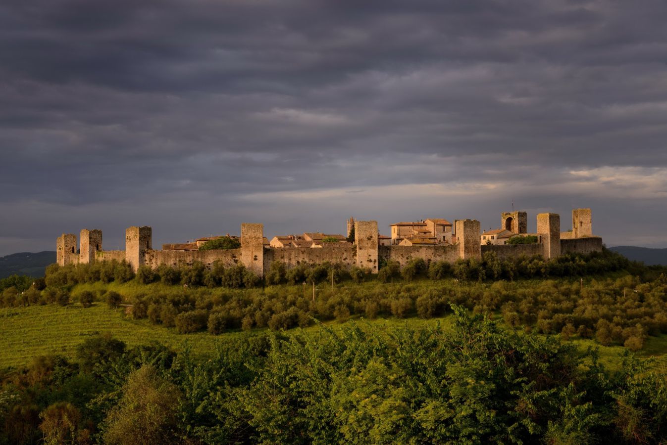 italia toscana veduta di monteriggioni