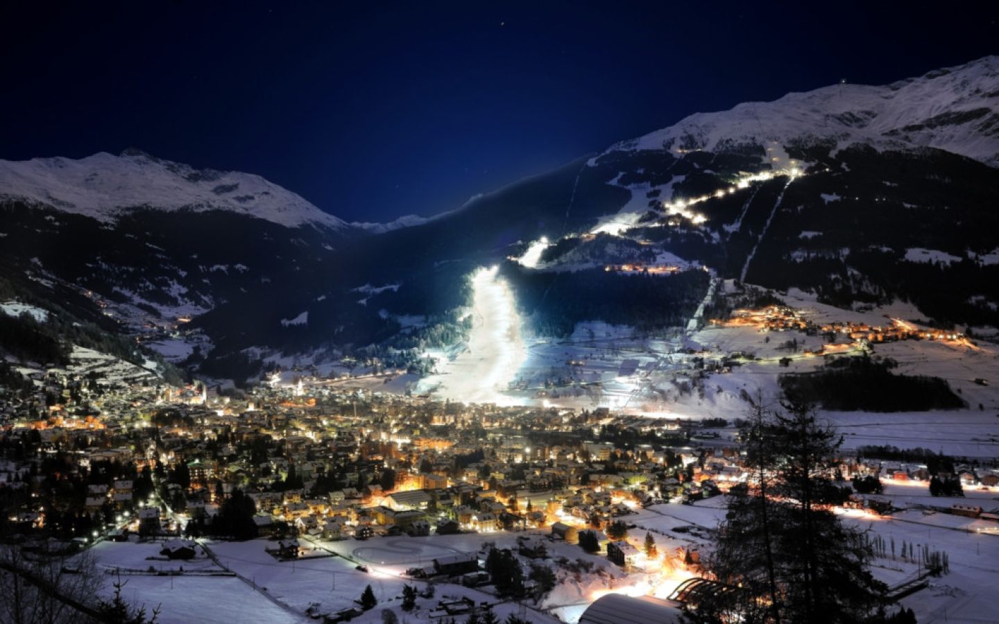 le piste di Bormio sono illuminate aperte anche la sera