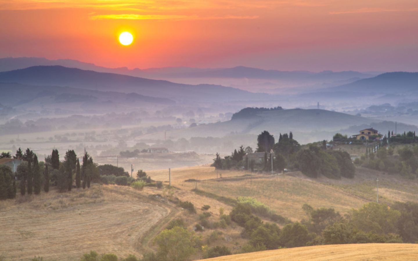 La campagna della Maremma pisana al tramonto