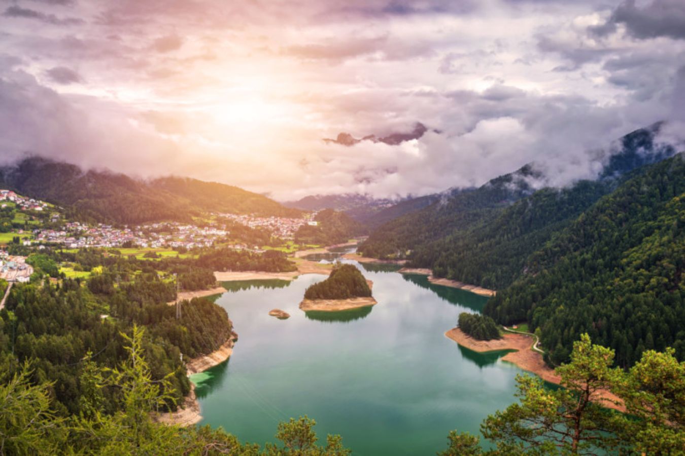 Il lago di Centro Cadore nella valle del Piave