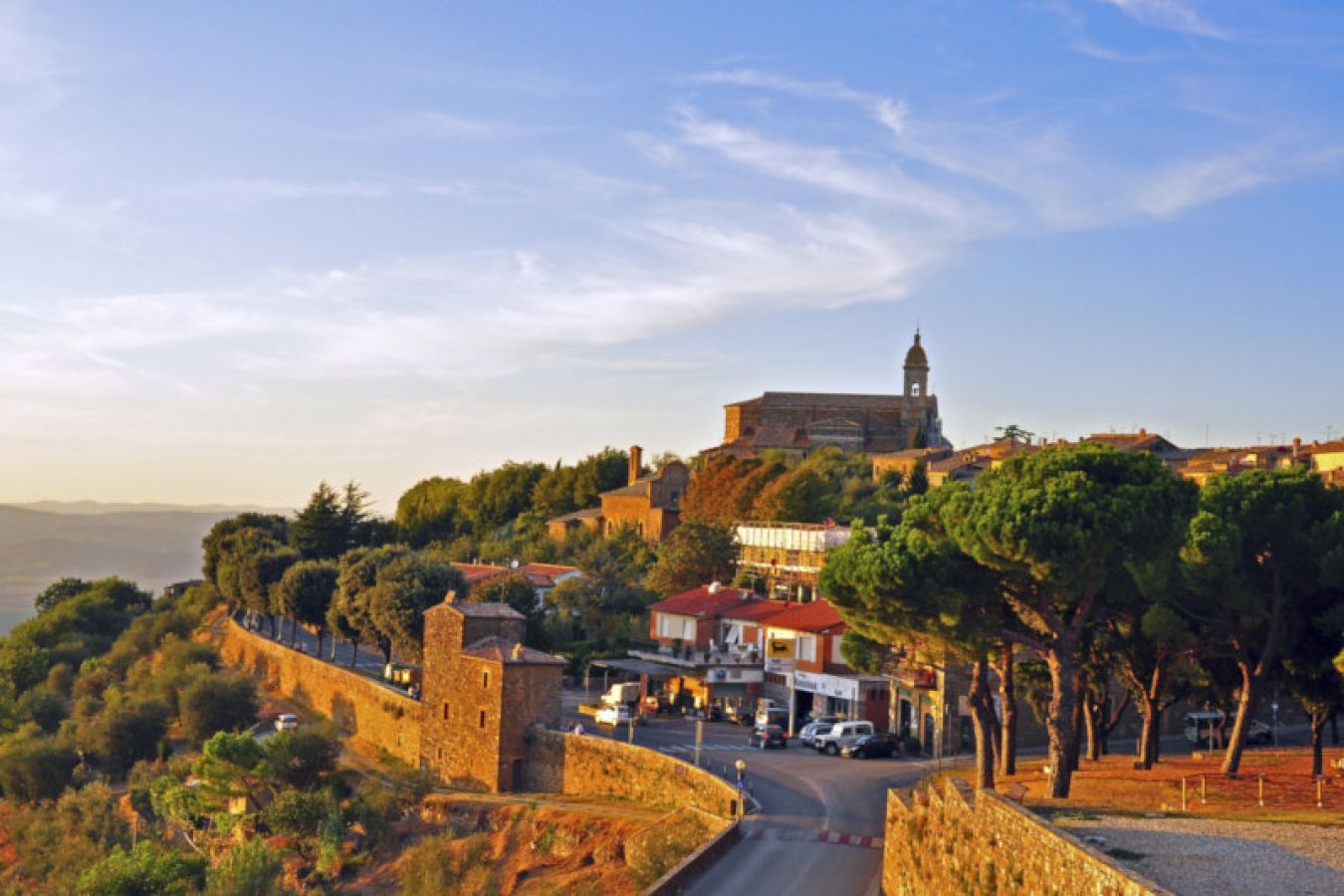 Il borgo di Montalcino