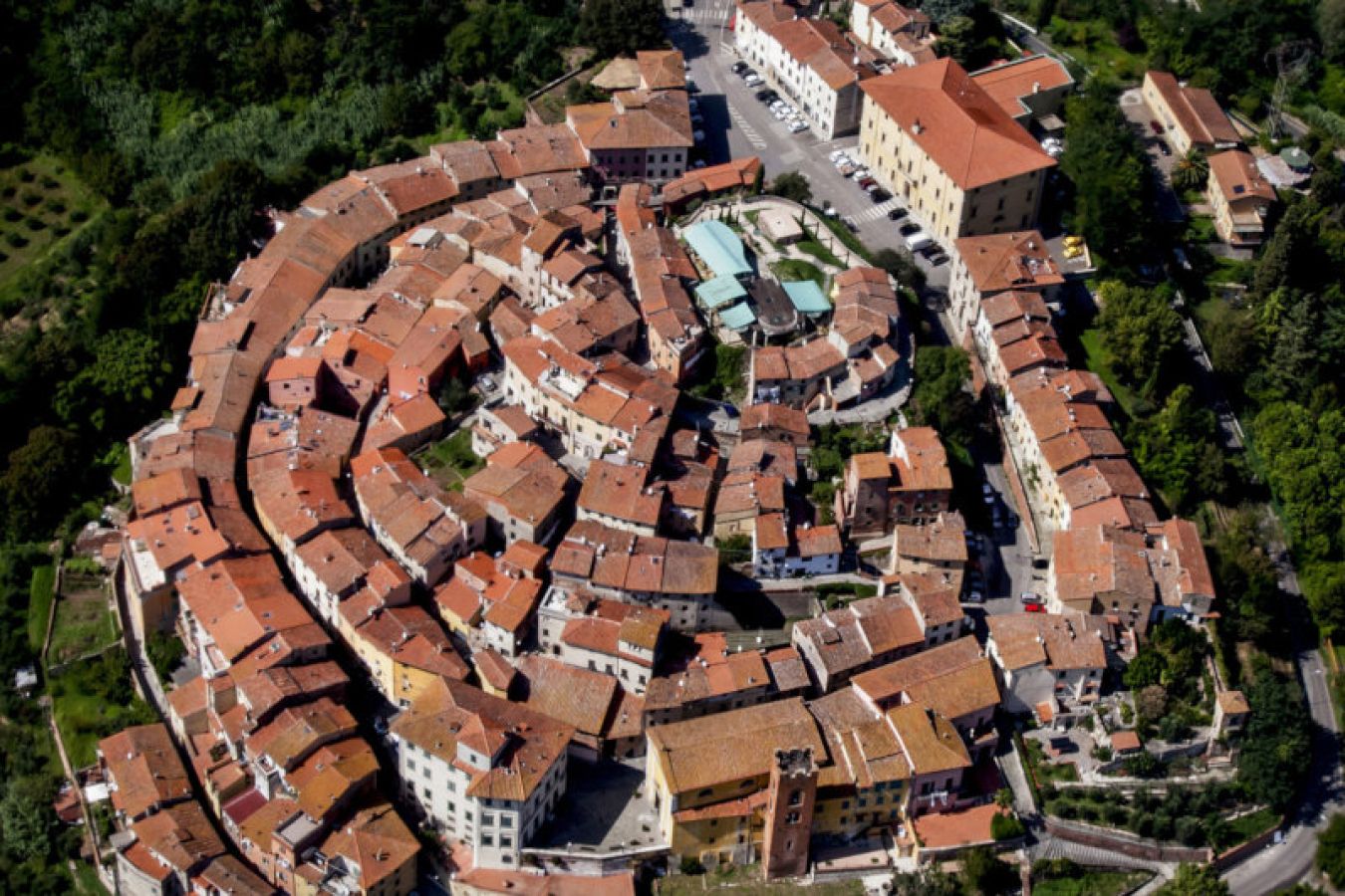 Il borgo di Santa Maria a Monte nella Valdera