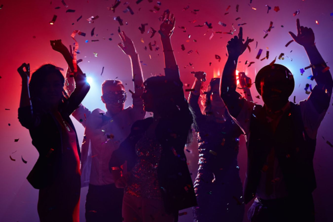 Balli di gruppo e tanto divertimento per adulti al veglione